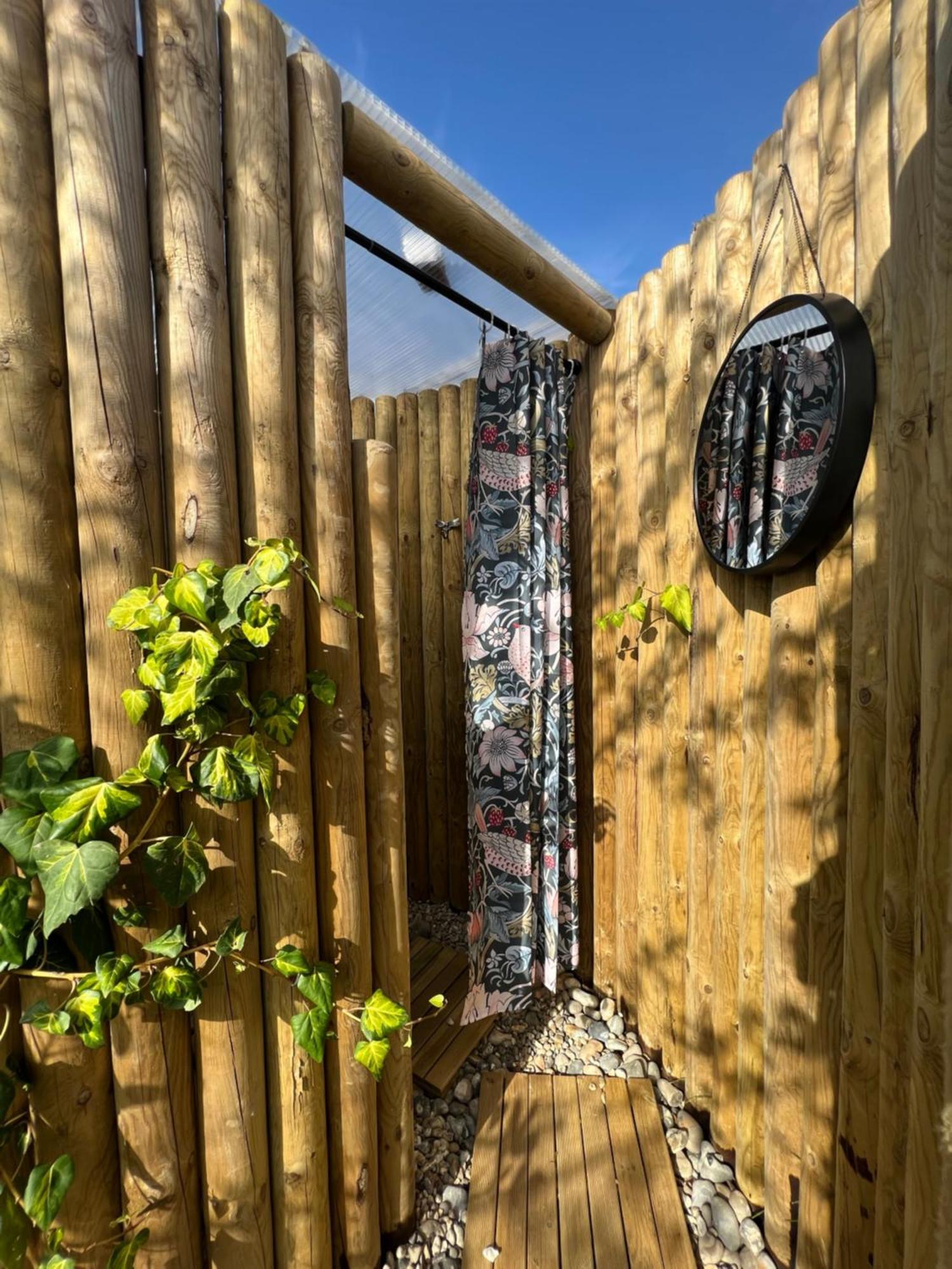 Dragonfly Glamping Spa Retreat Ashford  Eksteriør billede